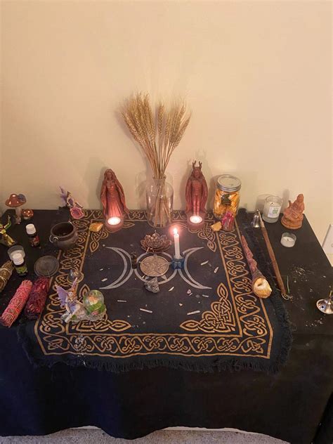 Wiccan Tools and Symbols: A Year and a Day of Magickal Exploration